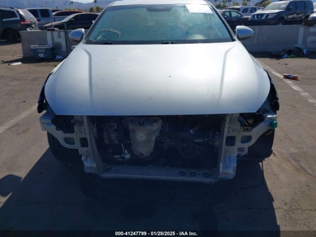 KNALB4J18H5049092 KIA Cadenza Premium