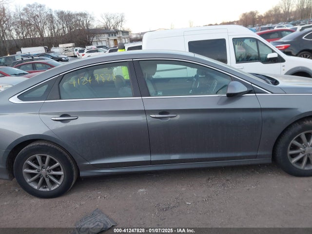 Hyundai SONATA SE 2019 5NPE24AF6KH777492 Image 13