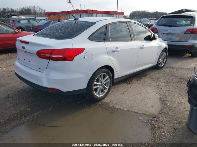 Ford FOCUS SE 2017 1FADP3F20HL291090 Image 4