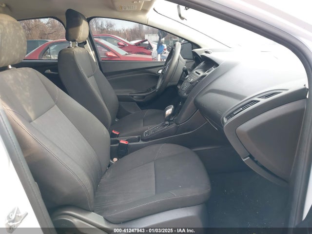 Ford FOCUS SE 2017 1FADP3F20HL291090 Image 5