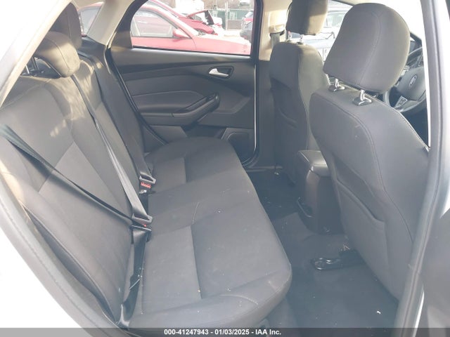 Ford FOCUS SE 2017 1FADP3F20HL291090 Image 8