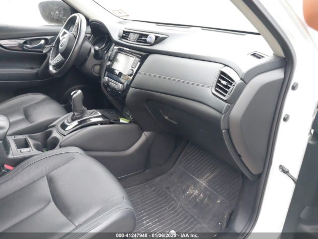JN8AT2MV6JW348031 Nissan Rogue Sl