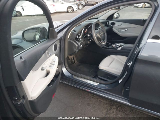 55SWF4JB6FU048336 Mercedes-Benz C 300 Luxury/sport