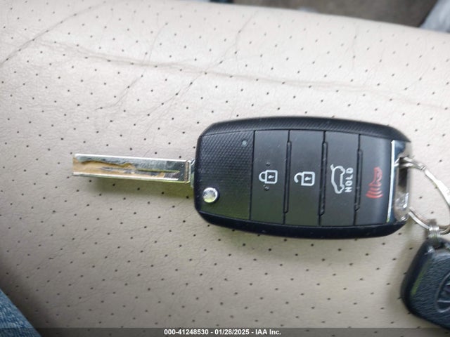 5XYPG4A38JG358842 KIA Sorento 2.4l Lx