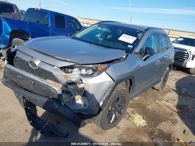 Toyota RAV4 LE 2021 2T3H1RFV0MC149261 Image 2