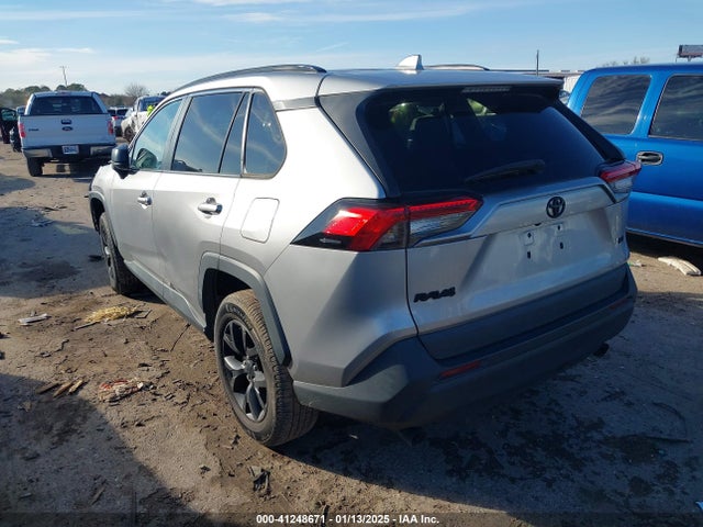 Toyota RAV4 LE 2021 2T3H1RFV0MC149261 Image 3