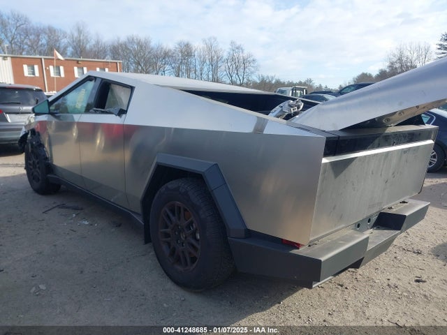 2024 TESLA CYBERTRUCK 7G2CEHEEXRA034683 Photo 2