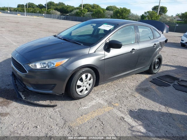 Ford FOCUS S 2018 1FADP3E20JL302449 Image 2