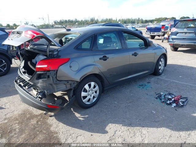 Ford FOCUS S 2018 1FADP3E20JL302449 Image 4