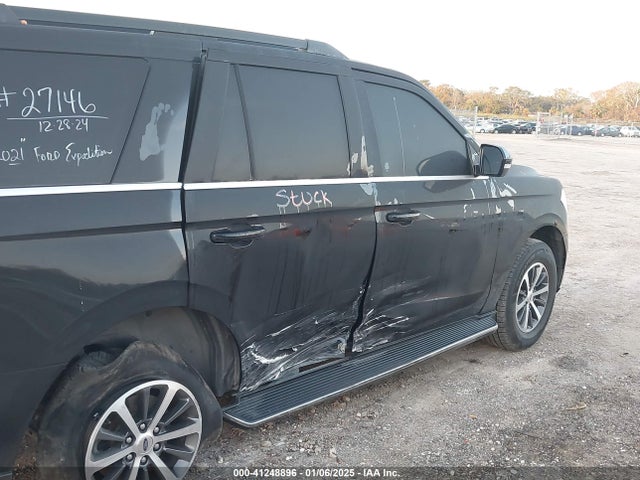 1FMJU1HTXMEA03800 Ford Expedition Xlt
