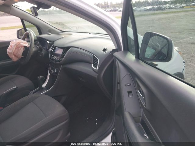 KL7CJKSB3LB324067 Chevrolet Trax Fwd Ls