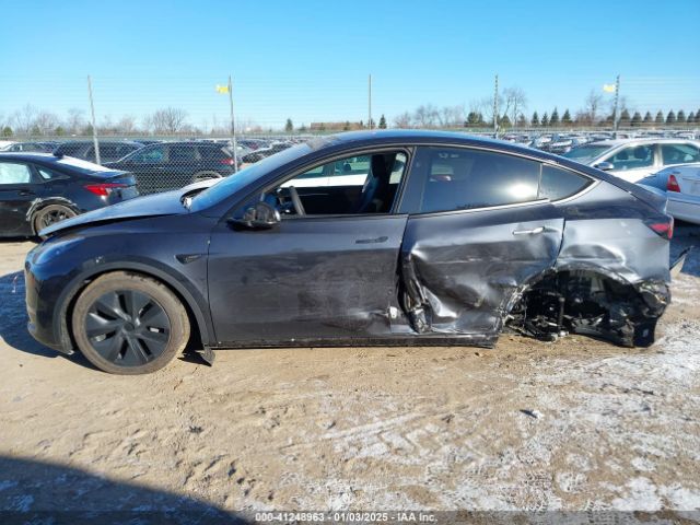 7SAYGAEE5RF201368 Tesla Model Y Long Range Dual Motor All-wheel Drive