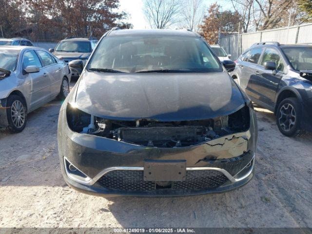 2C4RC1EG5JR352606 Chrysler Pacifica Touring L Plus