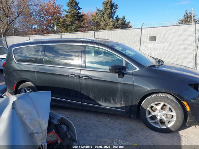 2C4RC1EG5JR352606 Chrysler Pacifica Touring L Plus
