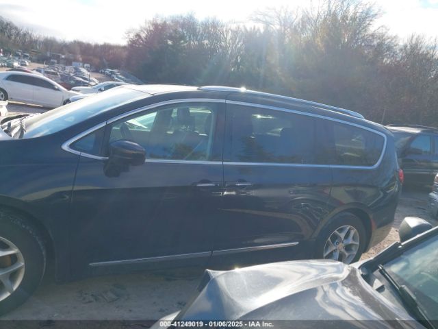 2C4RC1EG5JR352606 Chrysler Pacifica Touring L Plus