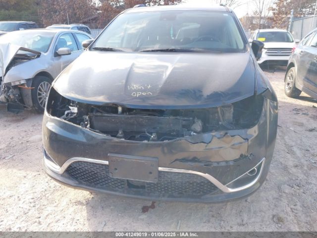 2C4RC1EG5JR352606 Chrysler Pacifica Touring L Plus