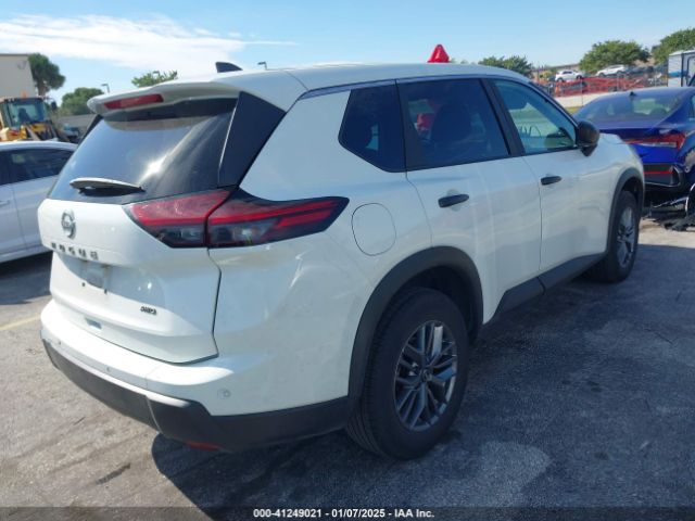 5N1BT3AB4RC672328 Nissan Rogue S Intelligent Awd