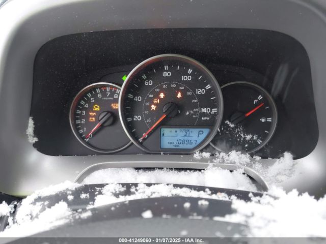 2T3BFREV8GW430011 Toyota RAV4 LE