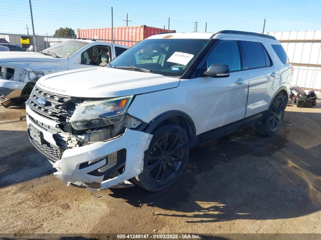 Ford EXPLORER XLT 2017 1FM5K7D80HGA22345 Image 2