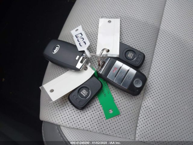 5XYPKDA5XHG204997 KIA Sorento 3.3l Sx