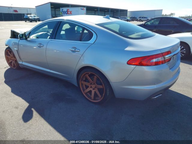 2013 JAGUAR XF SAJWA0E7XD8S70052 Photo 2