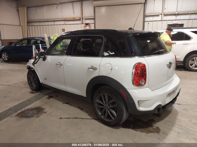 2013 MINI COUNTRYMAN WMWZC5C56DWM15231 Photo 2