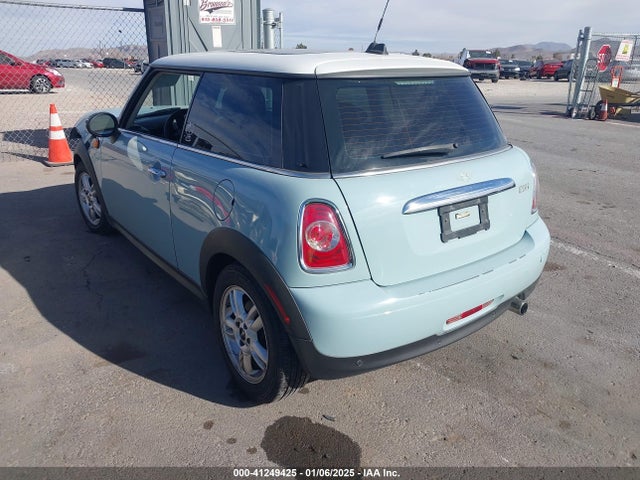 2013 MINI HARDTOP WMWSU3C58DT546133 Photo 2