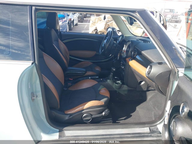 2013 MINI HARDTOP WMWSU3C58DT546133 Photo 4