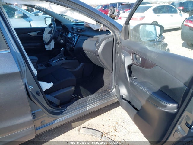 JN1BJ1CP7HW005261 Nissan Rogue Sport S