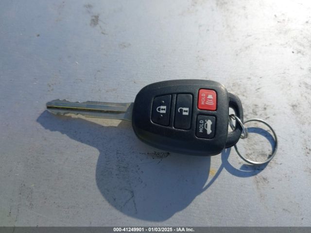 2T1BURHE7HC811023 Toyota COROLLA LE