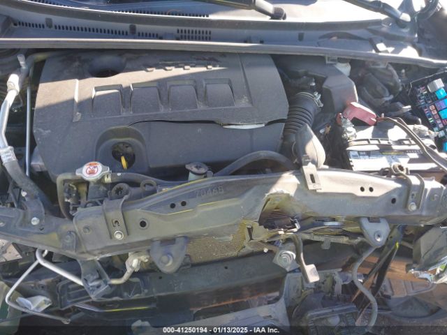 2T1BURHE6JC989818 Toyota Corolla Xle