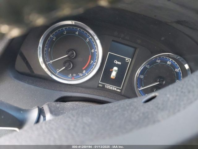 2T1BURHE6JC989818 Toyota Corolla Xle