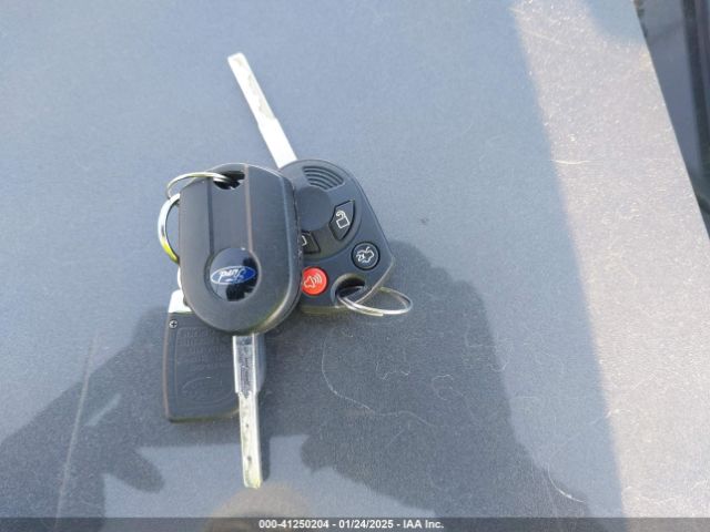 1FADP3K28FL383583 Ford FOCUS SE