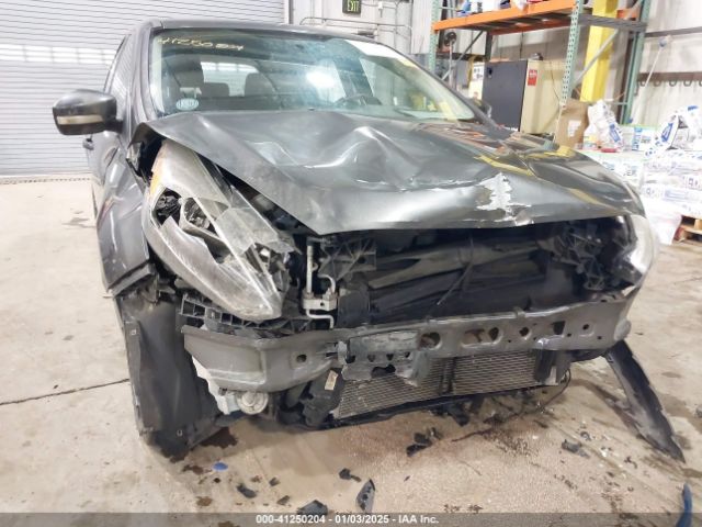 1FADP3K28FL383583 Ford FOCUS SE