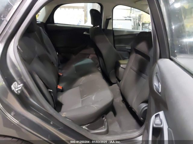 1FADP3K28FL383583 Ford FOCUS SE