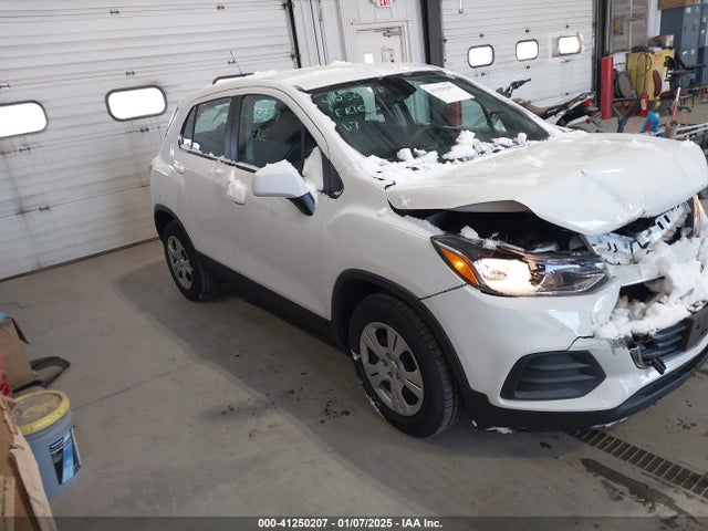 Chevrolet TRAX LS 2018 KL7CJKSBXJB507611 Image 13