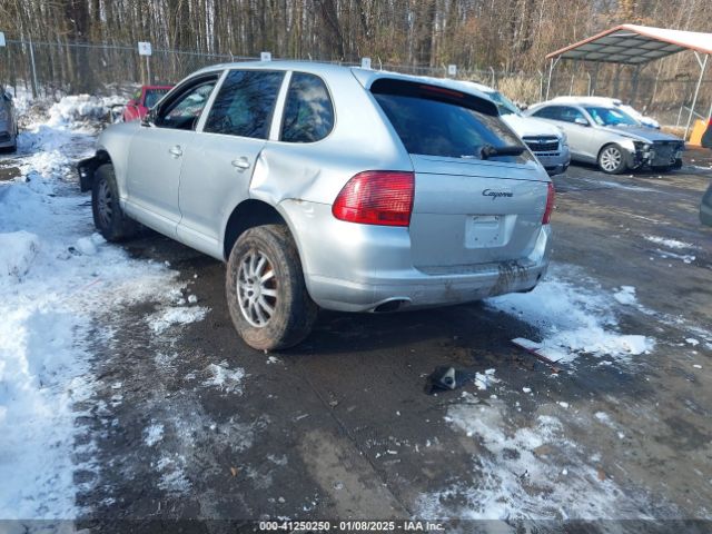 2005 PORSCHE CAYENNE WP1AA29P75LA22059 Photo 2