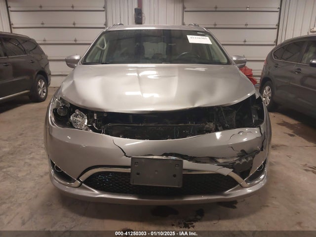 2C4RC1BG3JR330401 Chrysler Pacifica Touring L