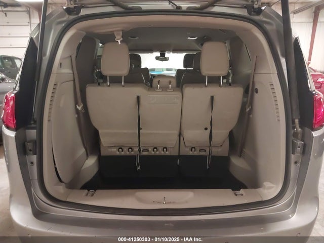 2C4RC1BG3JR330401 Chrysler Pacifica Touring L