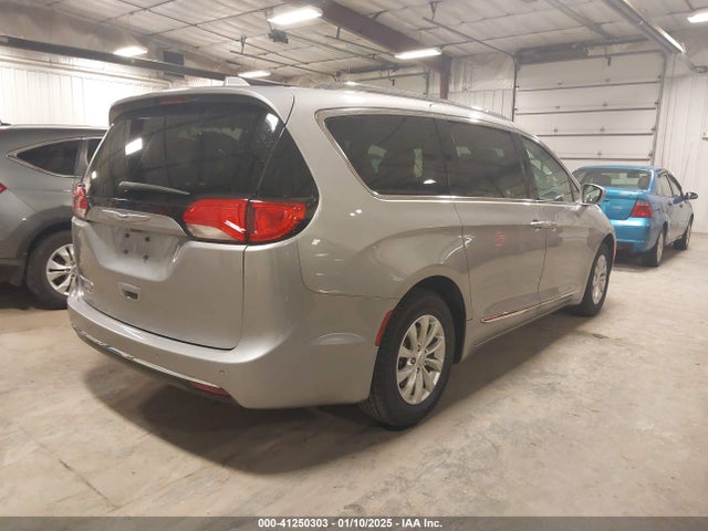 2C4RC1BG3JR330401 Chrysler Pacifica Touring L