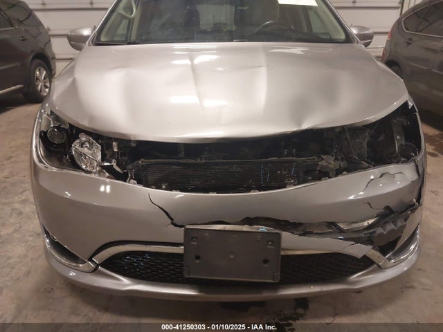 2C4RC1BG3JR330401 Chrysler Pacifica Touring L