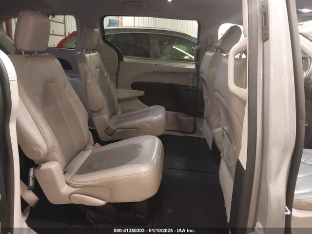 2C4RC1BG3JR330401 Chrysler Pacifica Touring L