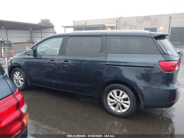 KNDMB5C19G6128029 KIA SEDONA LX