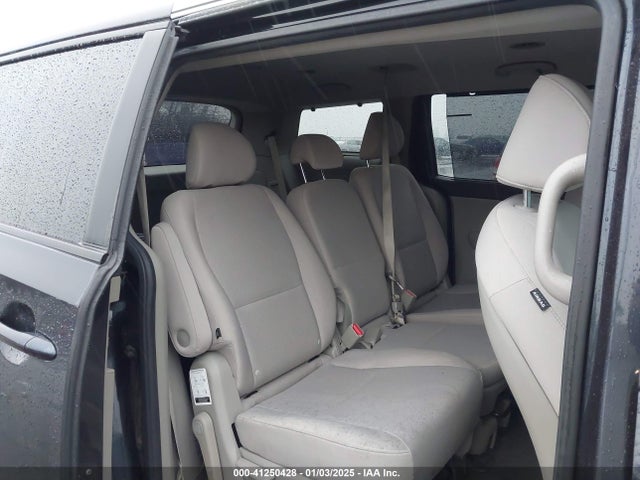 KNDMB5C19G6128029 KIA SEDONA LX