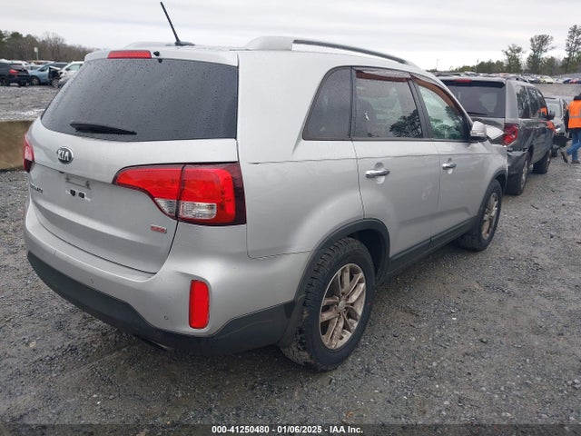 5XYKT3A62FG627886 KIA SORENTO LX
