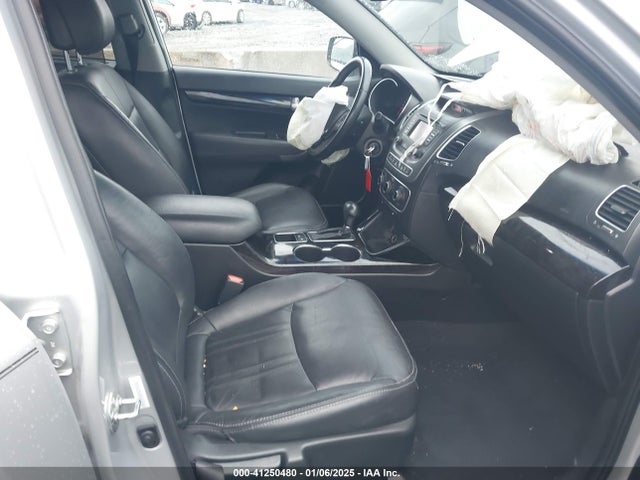 5XYKT3A62FG627886 KIA SORENTO LX