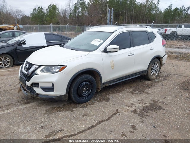 Nissan ROGUE SV 2017 JN8AT2MT7HW140247 Image 2