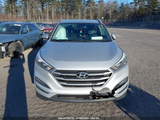 KM8J3CA49JU736696 Hyundai TUCSON SEL