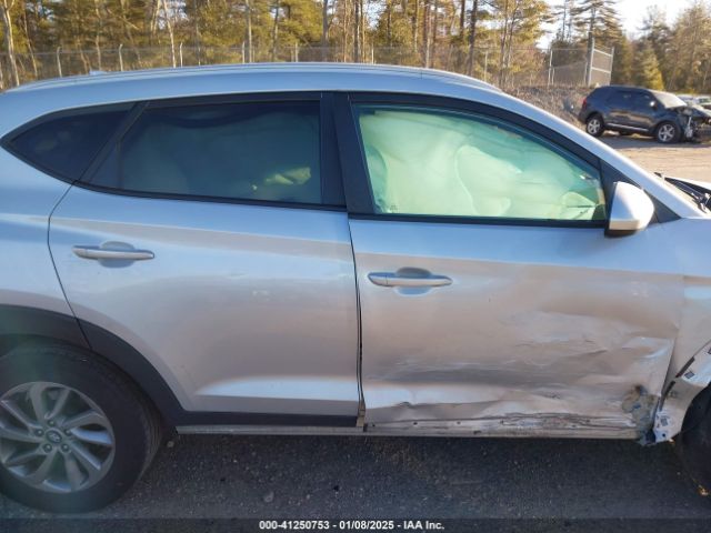 KM8J3CA49JU736696 Hyundai TUCSON SEL