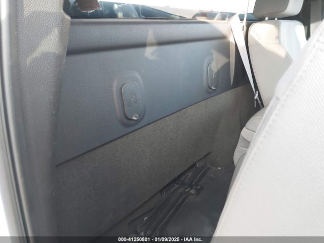 1GCNCNEH9HZ399975 Chevrolet Silverado 1500 Wt